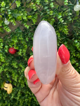 Load image into Gallery viewer, Lilac Fluorite|Lavender Fluorite|Yttrium Fluorite Palm Stone