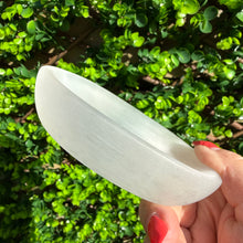 Load image into Gallery viewer, Selenite Bowl|Satin Spar Dish