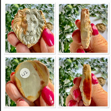 Load image into Gallery viewer, Alashan Agate Lion Head Carving