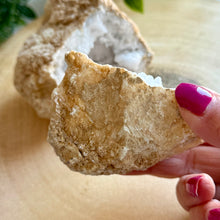 Load image into Gallery viewer, Quartz Geode from Morocco