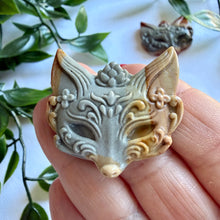 Load image into Gallery viewer, Alashan Agate Fox Head/Mask Carving