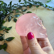 Load image into Gallery viewer, Stunning Rose Quartz Skull with Asterism