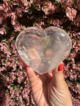 Load image into Gallery viewer, Clear Quartz Heart
