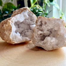 Load image into Gallery viewer, Quartz Geode from Morocco