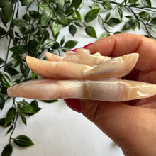 Load image into Gallery viewer, Flower Agate Flower Carving