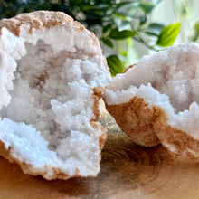 Load image into Gallery viewer, Quartz Geode from Morocco
