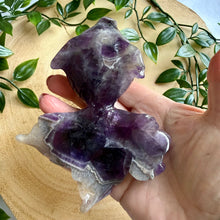 Load image into Gallery viewer, Chevron Amethyst Hand Carved Fish