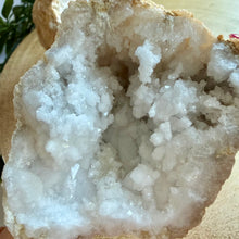 Load image into Gallery viewer, Quartz Geode from Morocco
