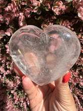 Load image into Gallery viewer, Clear Quartz Heart
