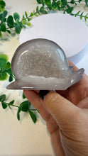 Load image into Gallery viewer, Druzy Agate Snail Carving (Jean)
