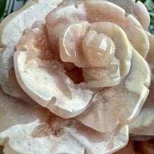 Load image into Gallery viewer, Flower Agate Flower Carving
