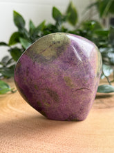 Load image into Gallery viewer, Stichtite and Serpentine Freeform|Atlantisite Freeform
