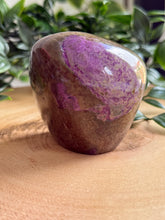 Load image into Gallery viewer, Stichtite and Serpentine Freeform|Atlantisite Freeform
