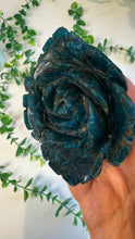 Load image into Gallery viewer, Blue Apatite Flower Carving
