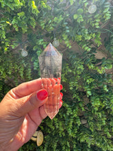 Load image into Gallery viewer, Smokey Quartz Vogel with 12 Sides
