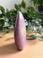 Load image into Gallery viewer, Stichtite and Serpentine Freeform|Atlantisite Freeform
