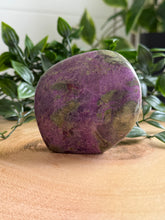 Load image into Gallery viewer, Stichtite and Serpentine Freeform|Atlantisite Freeform
