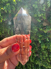 Load image into Gallery viewer, Smokey Quartz Vogel with 12 Sides

