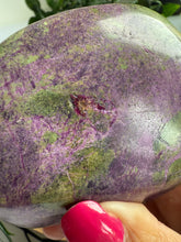Load image into Gallery viewer, Stichtite and Serpentine Freeform|Atlantisite Freeform
