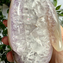 Load image into Gallery viewer, Hand Carved Amethyst Agate Rabbit|Bunny
