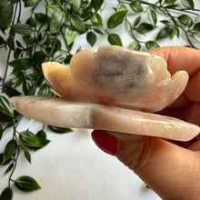Load image into Gallery viewer, Flower Agate Flower Carving
