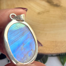 Load image into Gallery viewer, Moonstone Oval Necklace in 925 Silver with 18” Silver Trace Chain
