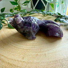 Load image into Gallery viewer, Chevron Amethyst Hand Carved Fish
