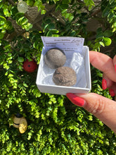 Load image into Gallery viewer, Moqui Marbles
