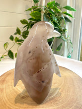 Load image into Gallery viewer, Druzy Agate Penguin Carving -Alaska
