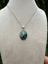 Load image into Gallery viewer, Seraphinite Oval Necklace set in 925 Silver
