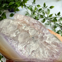 Load image into Gallery viewer, Hand Carved Amethyst Agate Rabbit|Bunny
