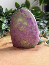 Load image into Gallery viewer, Stichtite and Serpentine Freeform|Atlantisite Freeform
