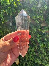 Load image into Gallery viewer, Smokey Quartz Vogel with 12 Sides

