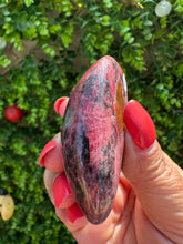 Load image into Gallery viewer, Rhodonite Freeform from Zimbabwe|Rhodonite Gallet

