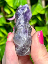 Load image into Gallery viewer, Chevron Amethyst Cat Carving|Dream Amethyst Cat Carving|Ethically Sourced|Carvings|Natural Amethyst
