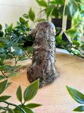 Load image into Gallery viewer, Yooperlite Dog Carving|UV Reactive Crystal|Crystal Decor|Gift
