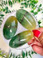 Load image into Gallery viewer, Mango Fluorite Shiva|Pocket Crystal
