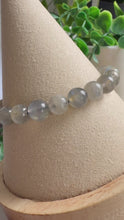 Load and play video in Gallery viewer, Labradorite 6/7mm Beaded Stretch Bracelet
