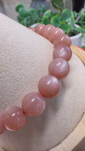 Load and play video in Gallery viewer, Peach Moonstone 8mm Stretch Beaded Bracelet
